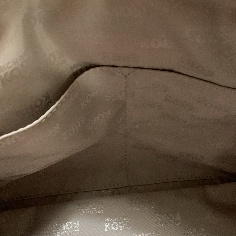 Michael Kors Jet Set Saffiano White Leather Bowling Bag Classic Quiet Luxury - Picture 11 of 16